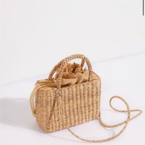 Tan mini bag with woven material with detachable crossbody strap